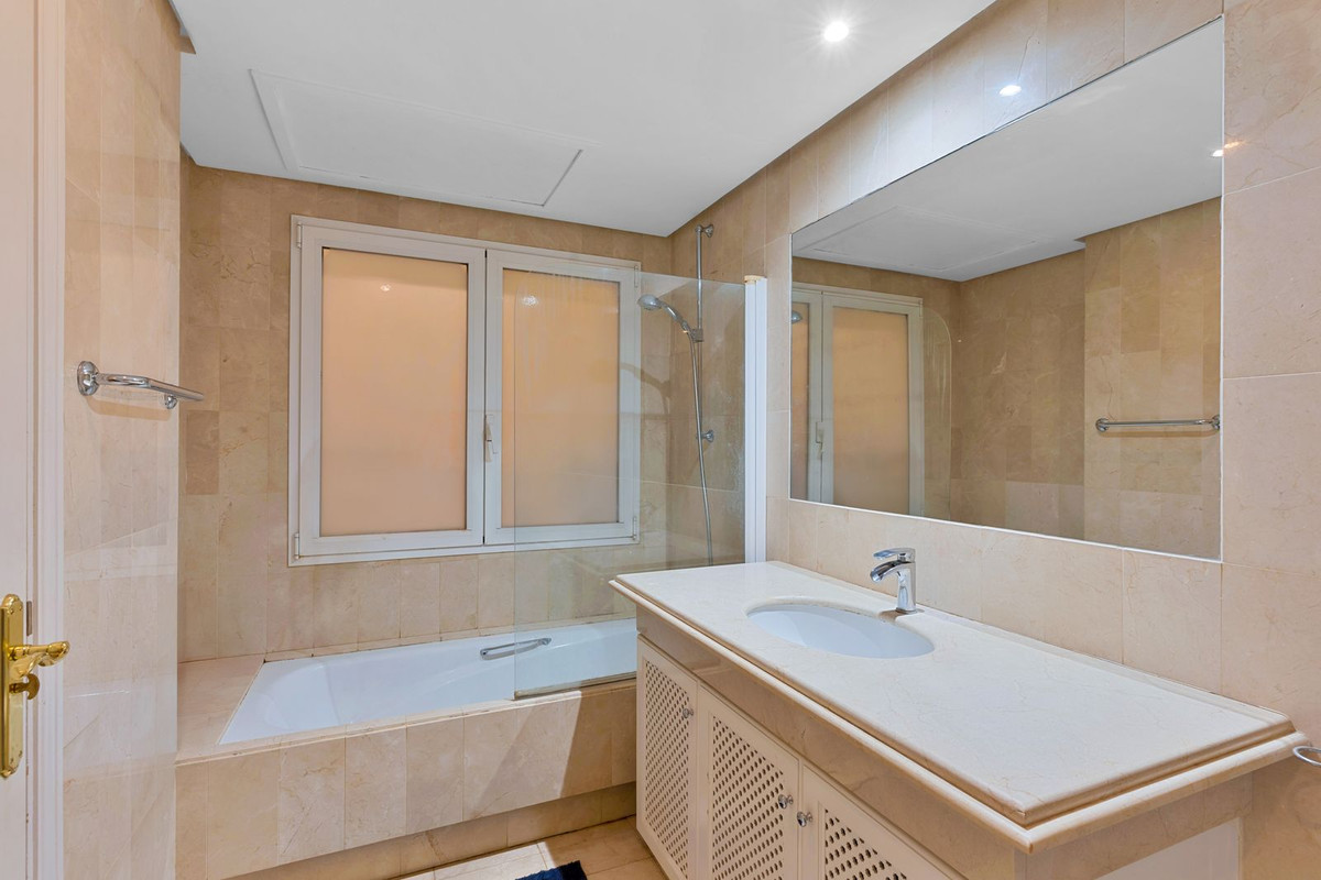 3 Bedroom Apartment in Marbella - Foto 23
