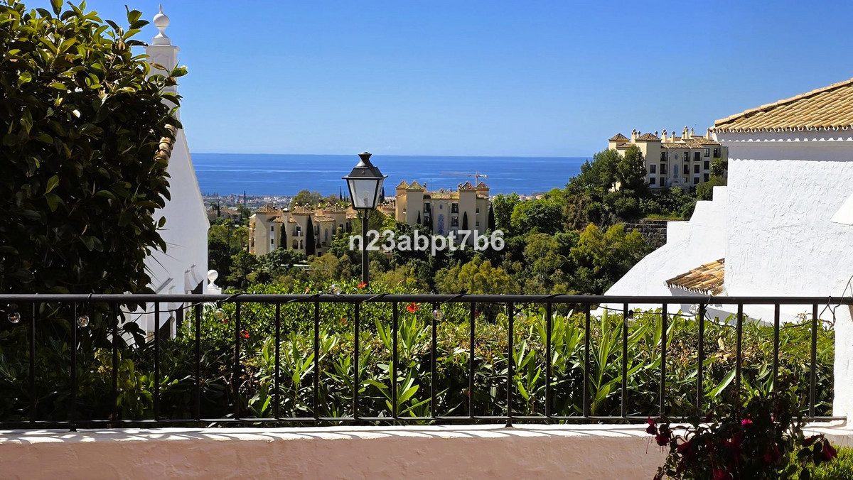 2 Bedroom Apartment in Benahavís
