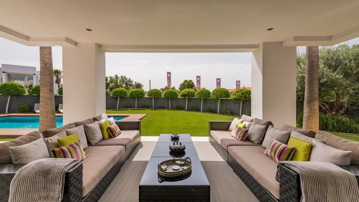 5 Bedroom Villa in Marbella - Photo 16