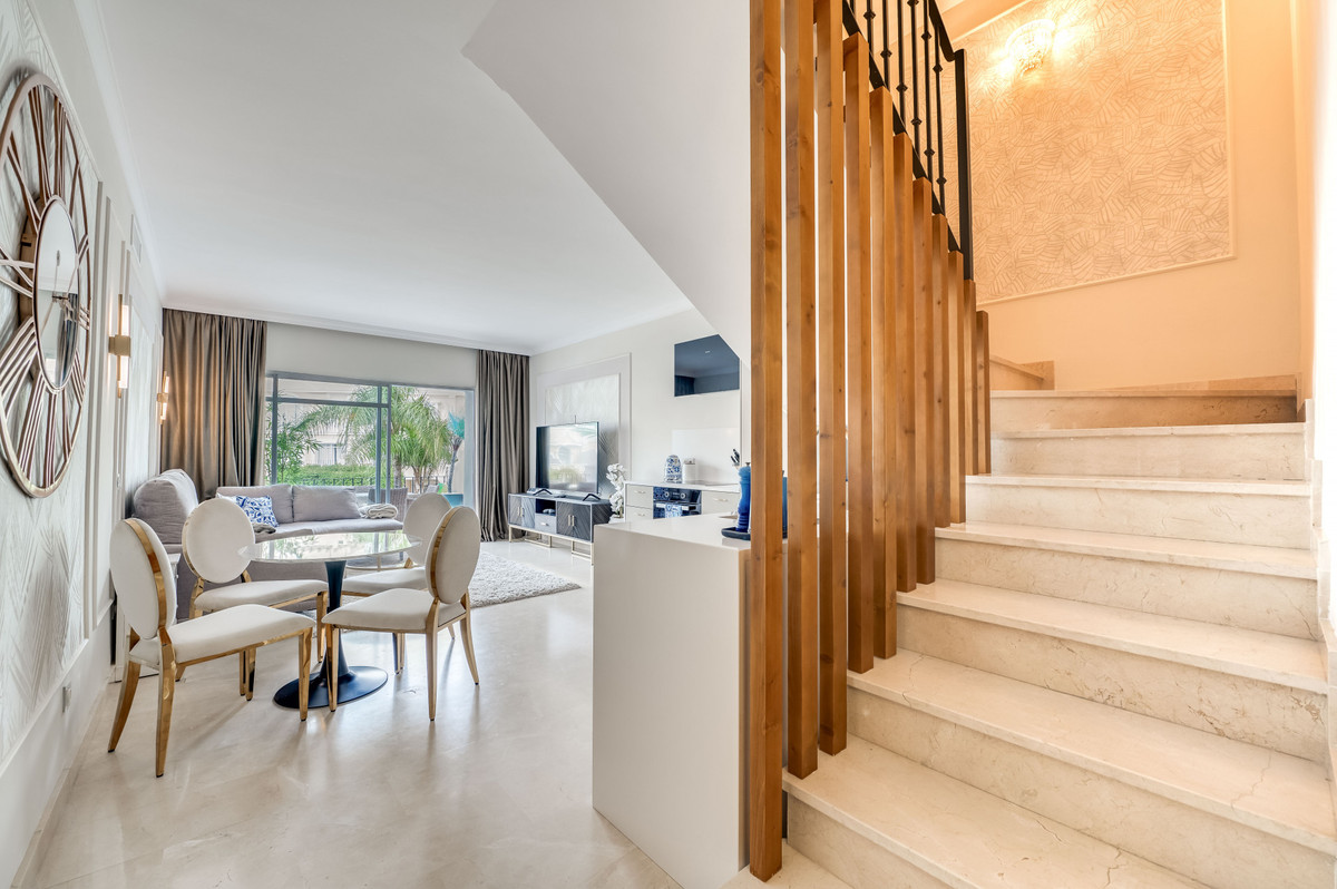 3 Bedroom Apartment in Marbella - Photo 10