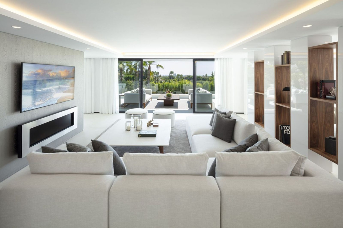 1,136 m² Plot in Estepona - Photo 3