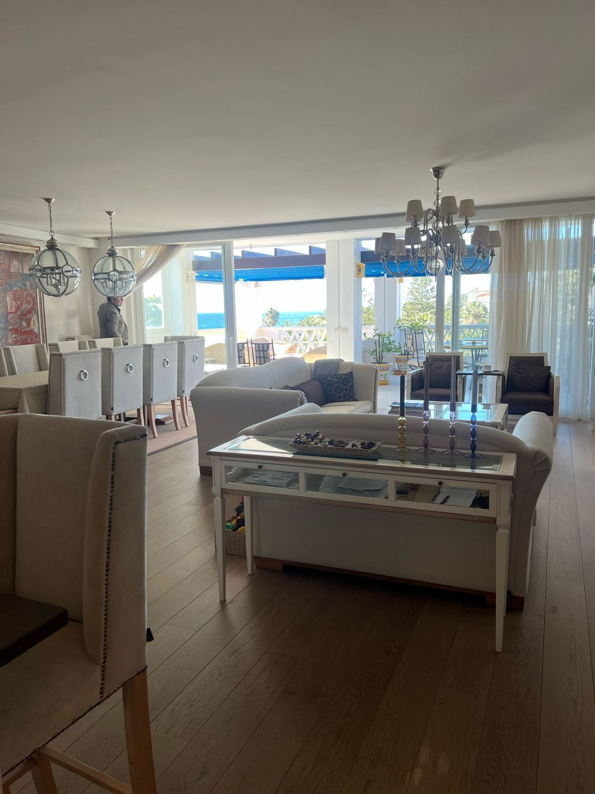 5 Bedroom Apartment in Marbella - Photo 3