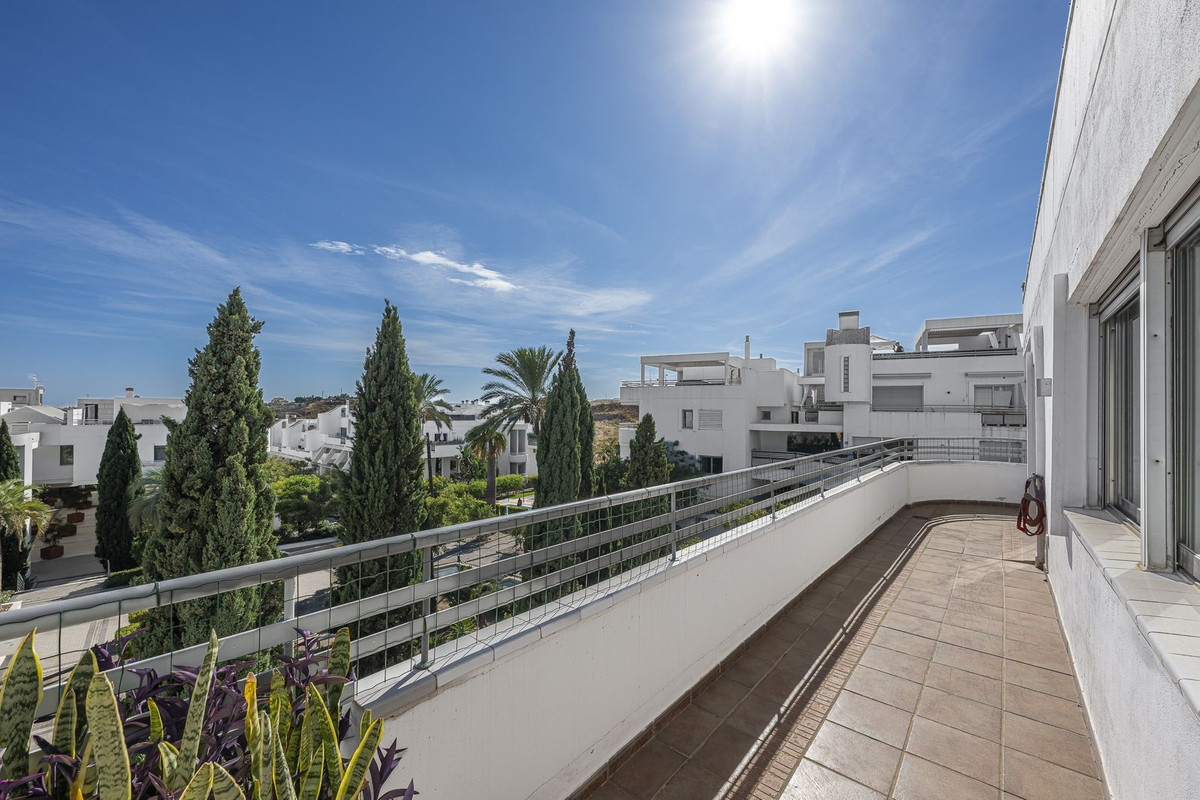 5 Bedroom Penthouse in Mijas - Photo 9