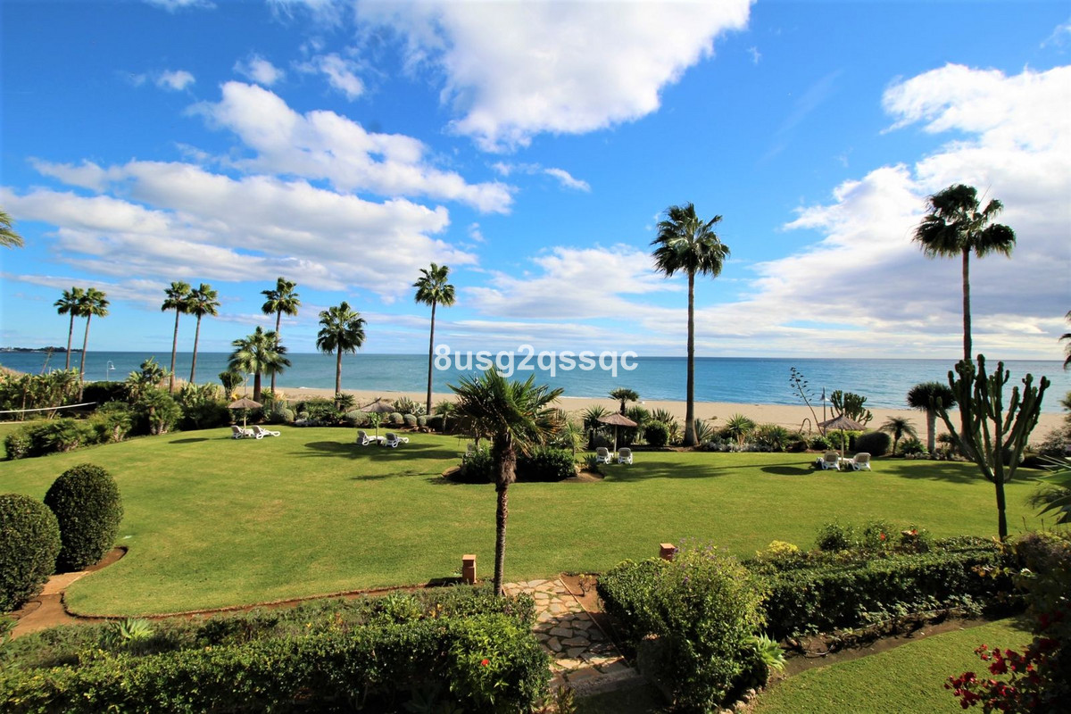 3 Bedroom Penthouse in Estepona - Photo 15