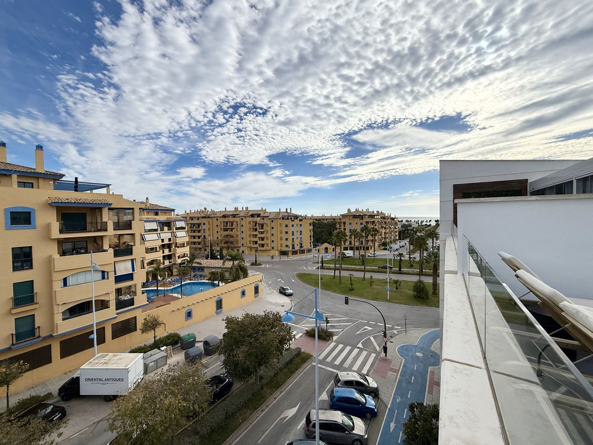3 Bedroom Penthouse in San Pedro de Alcántara - Photo 25