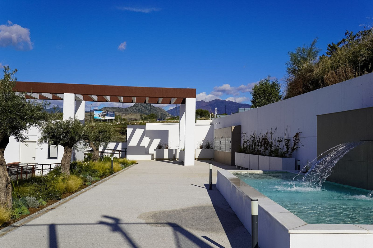 3 Bedroom Apartment in Estepona - Photo 20