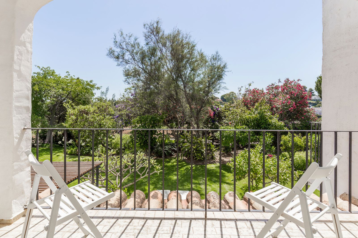 2 Bedroom Townhouse in Marbella - Photo 9