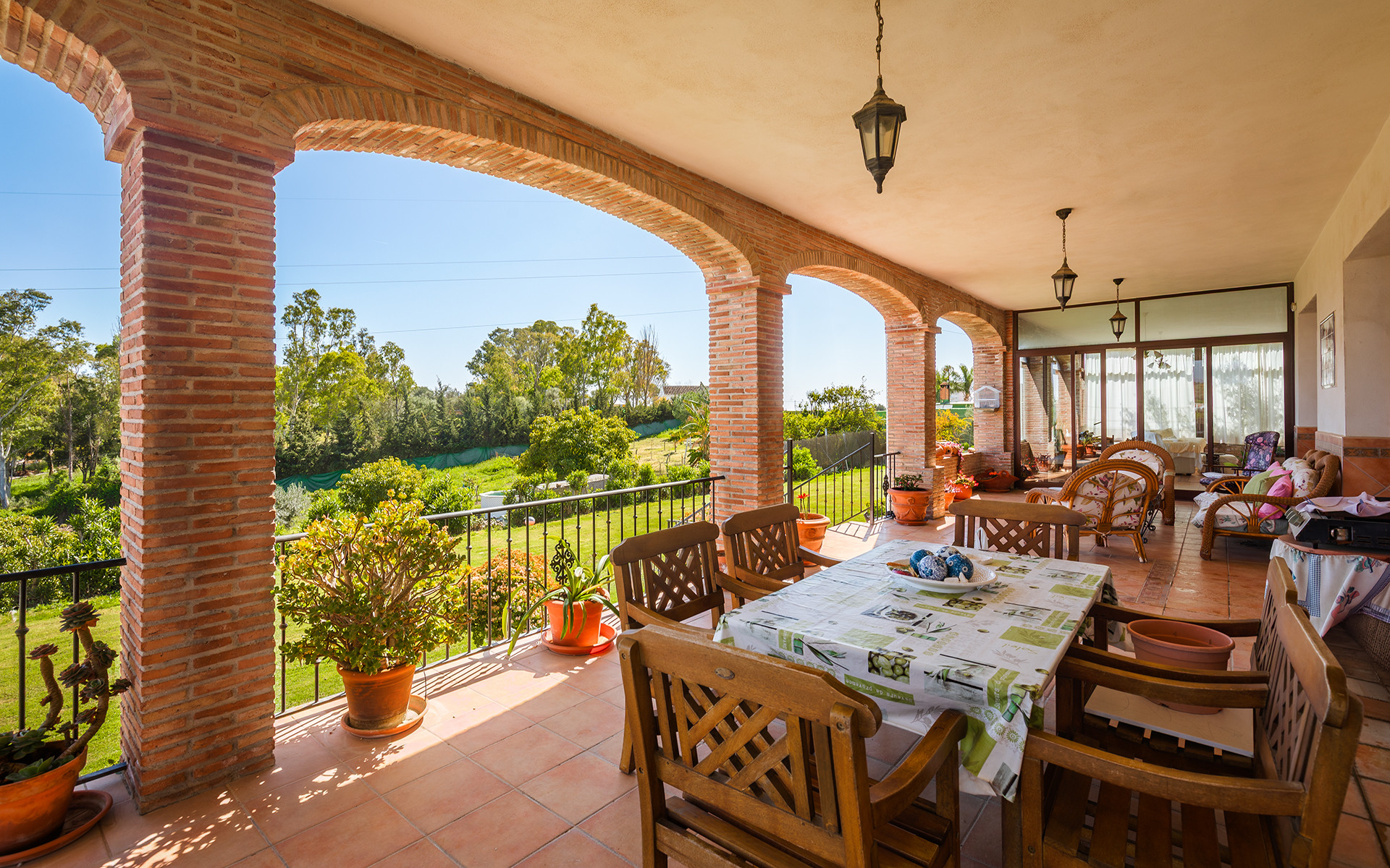 4 Bedroom Country house in Estepona - Photo 2
