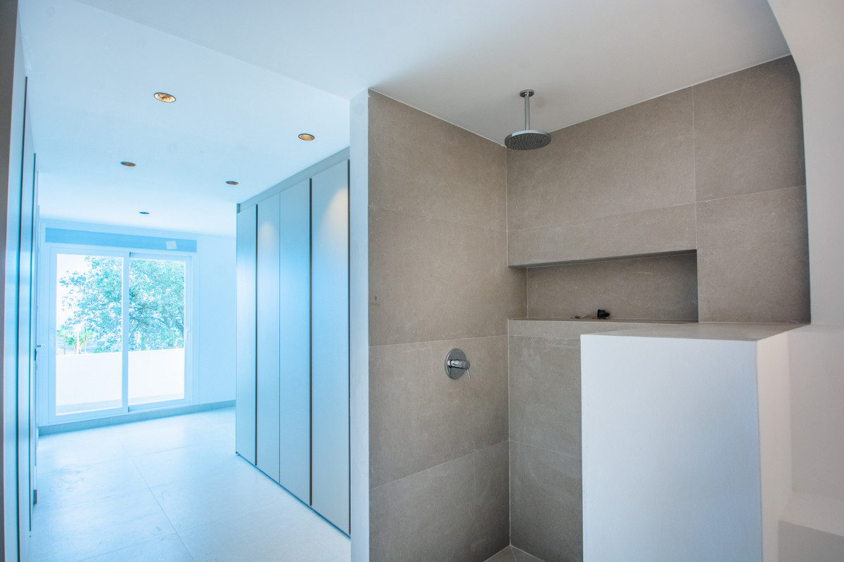 3 Bedroom Apartment in Marbella - Photo 18