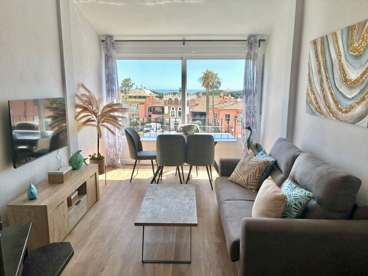 1 Bedroom Apartment in Mijas - Photo 2