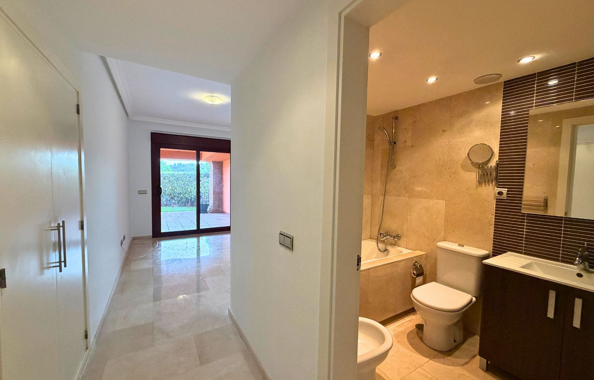 2 Bedroom Apartment in Casares - Photo 14