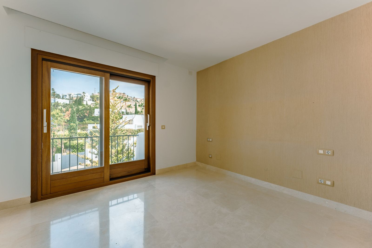 3 Bedroom Townhouse in Estepona - Photo 15
