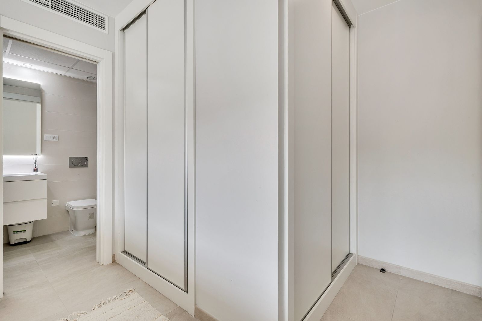 Apartamento com 3 quartos com piscina em Alicante, Espanha – Foto 22