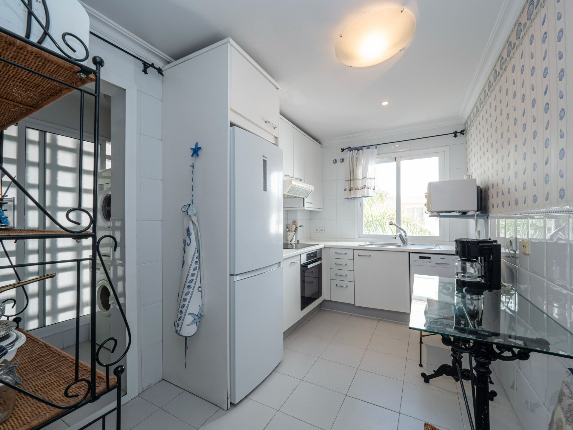2 Bedroom Apartment in Marbella - Photo 4