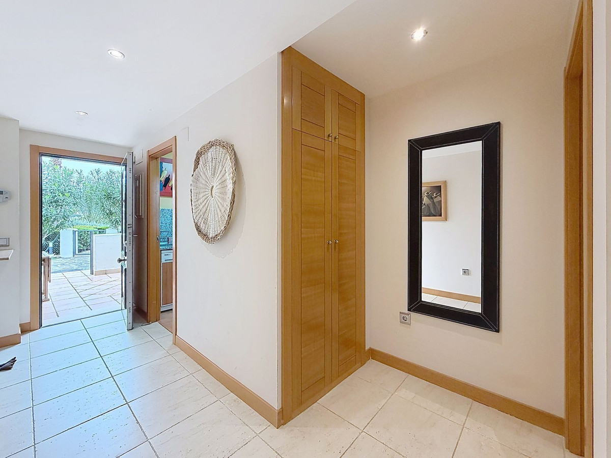 3 Bedroom Apartment in Estepona - Foto 21