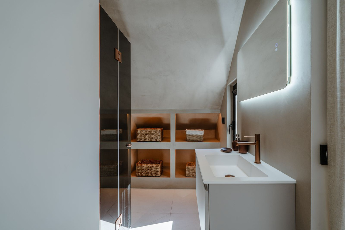 4 Bedroom Townhouse in San Pedro de Alcántara - Photo 45