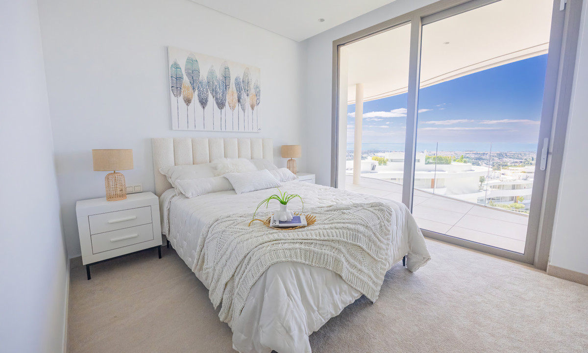 3 Bedroom Apartment in Benahavís - Photo 15
