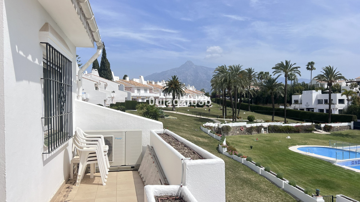 4 Bedroom Apartment in Marbella - Photo 25
