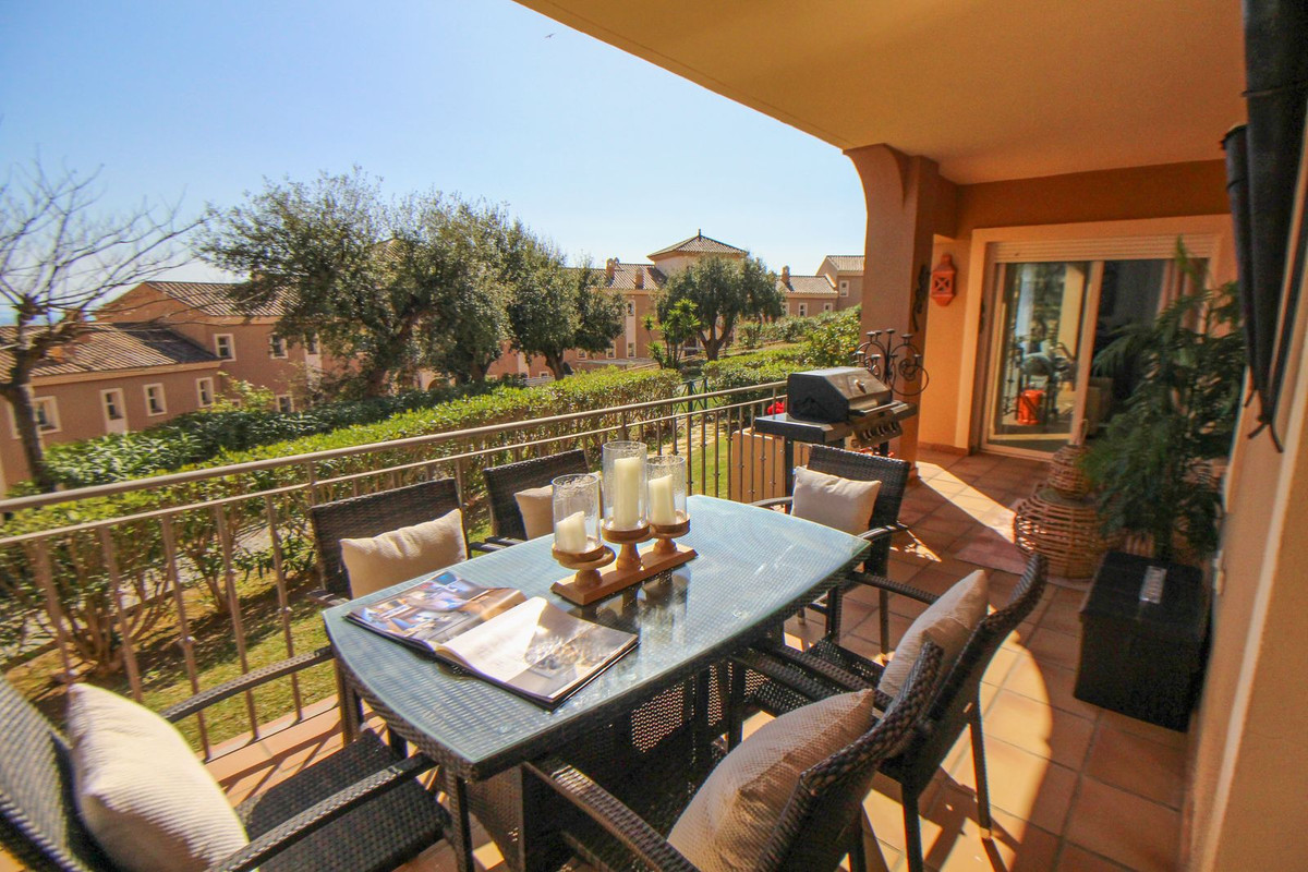 2 Bedroom Apartment in Marbella - Photo 4