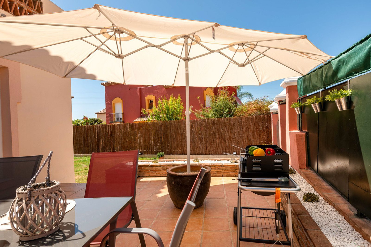 4 Bedroom Villa in Marbella - Photo 12