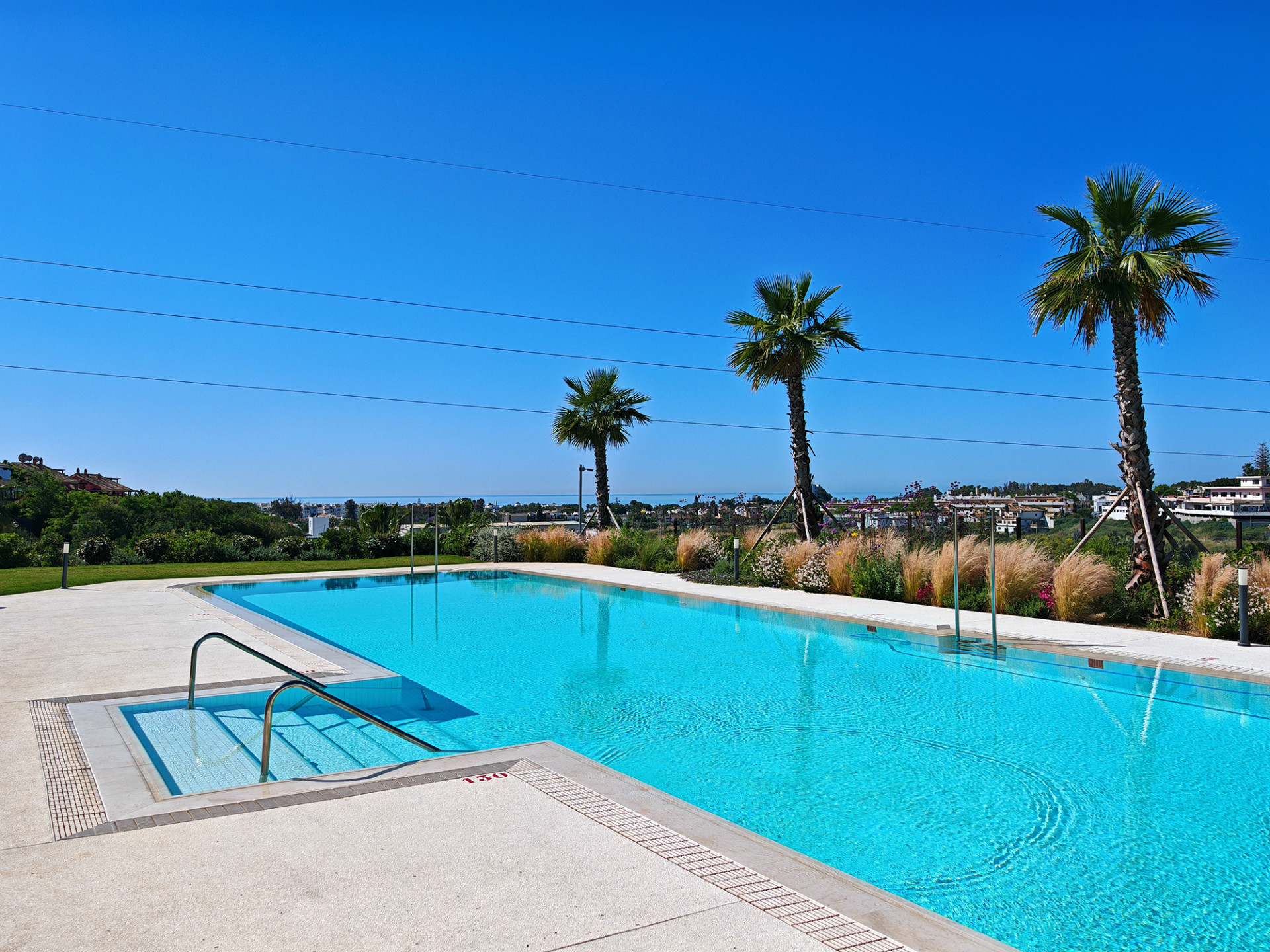 2 Bedroom Apartment in Estepona - Photo 18