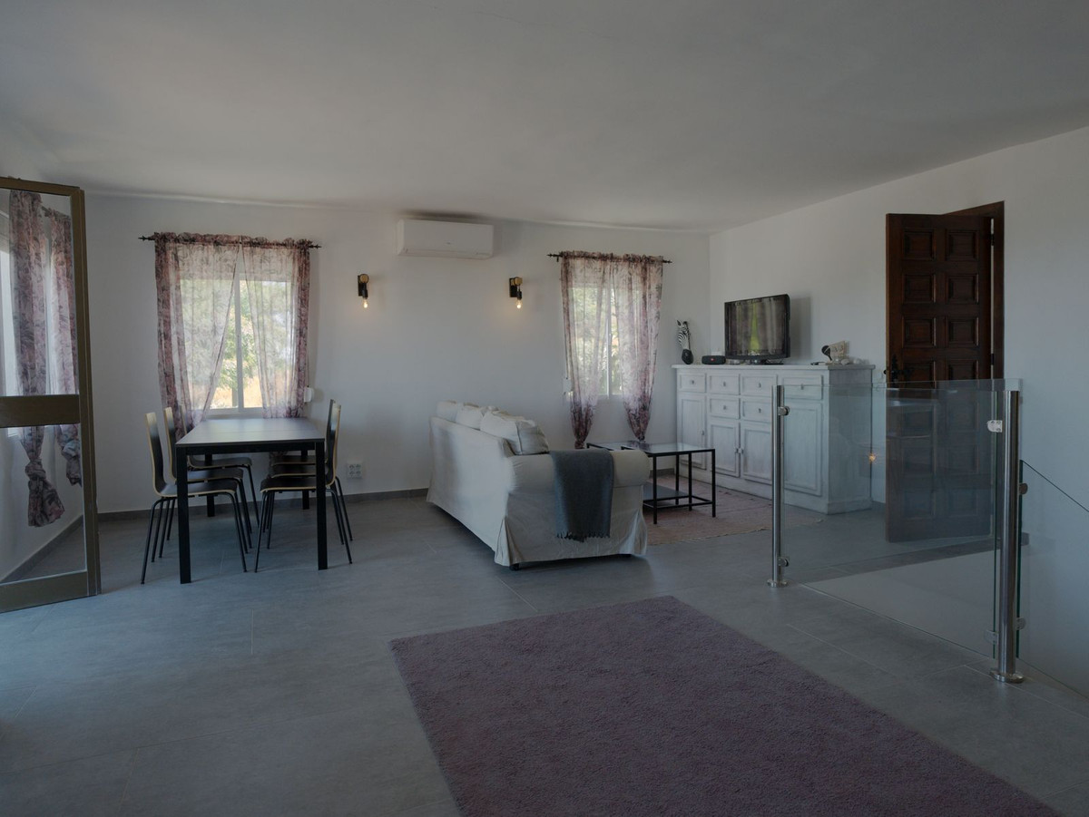 5 Bedroom Villa in Fuengirola - Photo 46