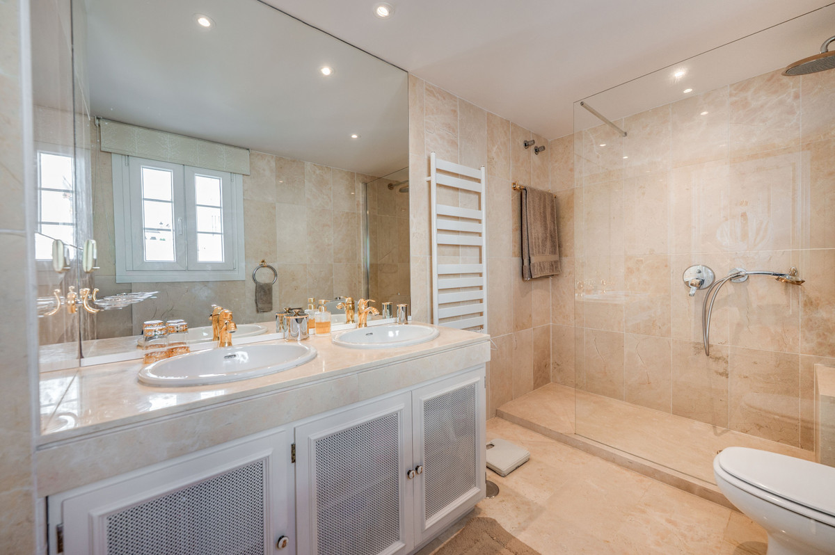 3 Bedroom Townhouse in Marbella - Photo 22