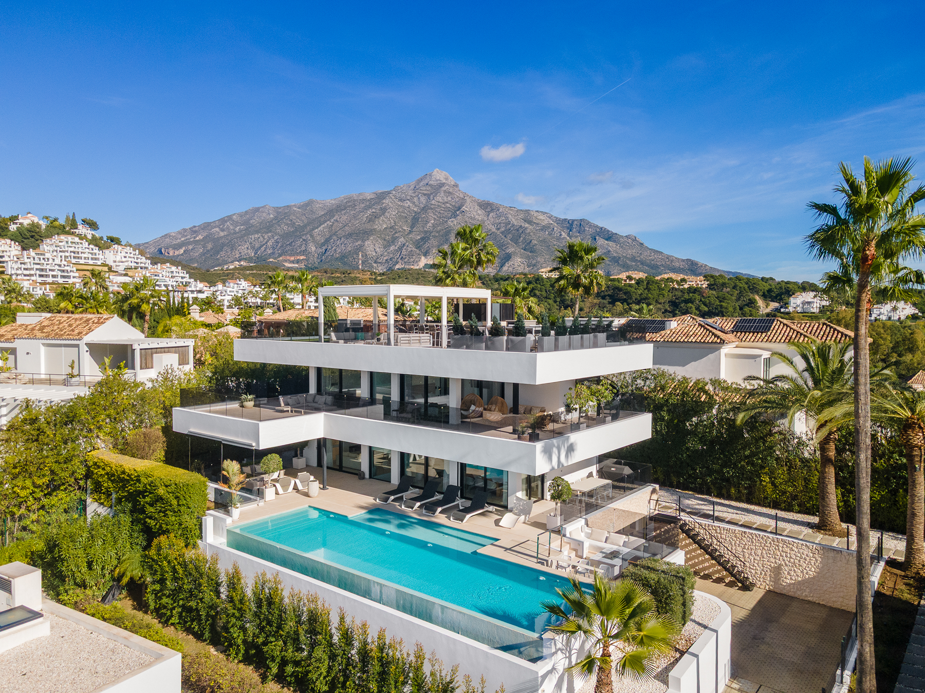 Villa in Nueva Andalucia