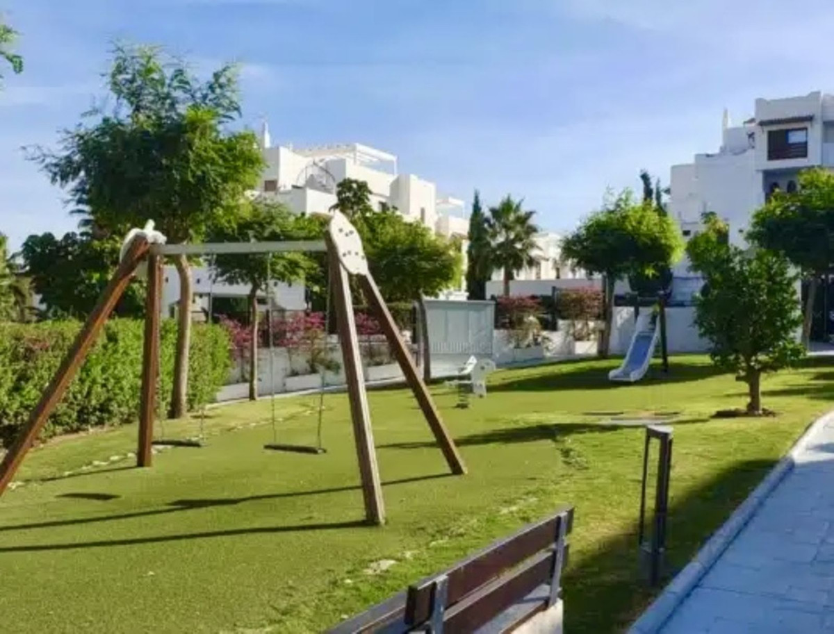 3 Bedroom Apartment in Estepona - Foto 9