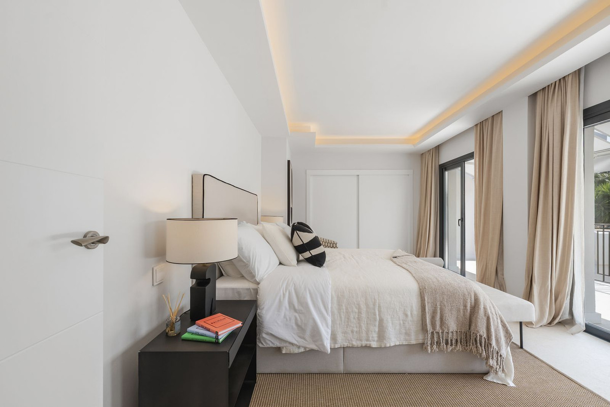 4 Bedroom Townhouse in Marbella - Photo 30