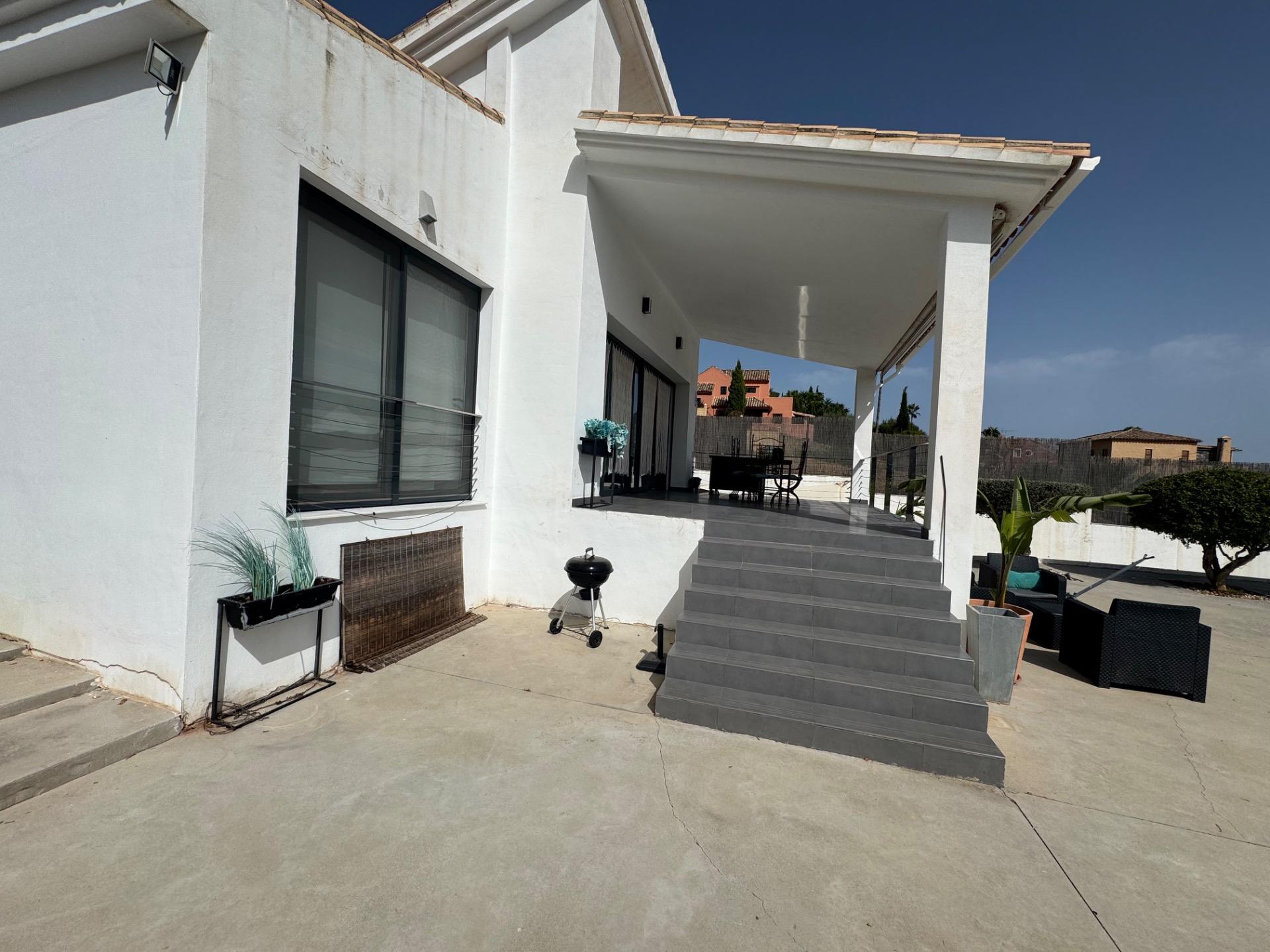 4 Bedroom Villa in Estepona - Photo 5