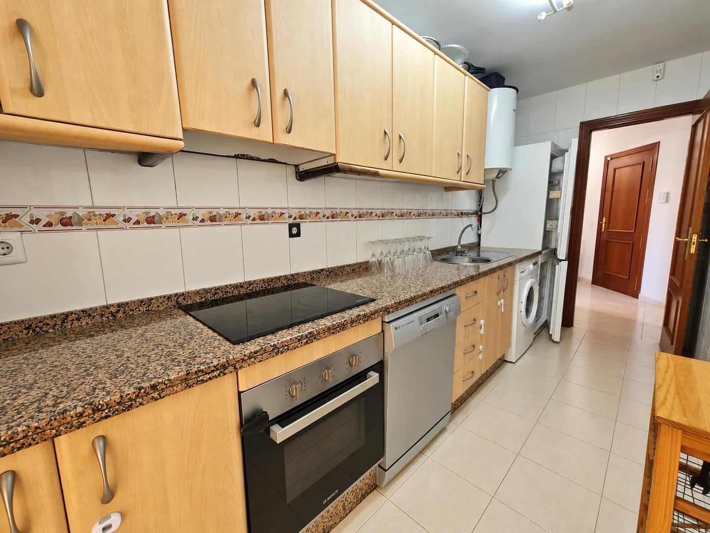 2 Bedroom Apartment in Benalmádena - Photo 24