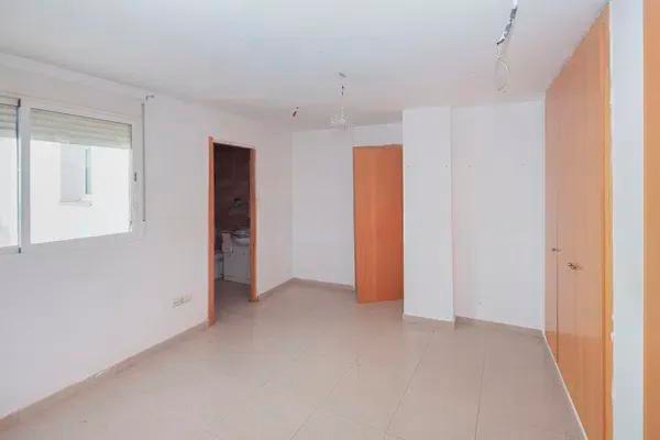 Chalet de 4 dormitorios en Valencia – Foto 8