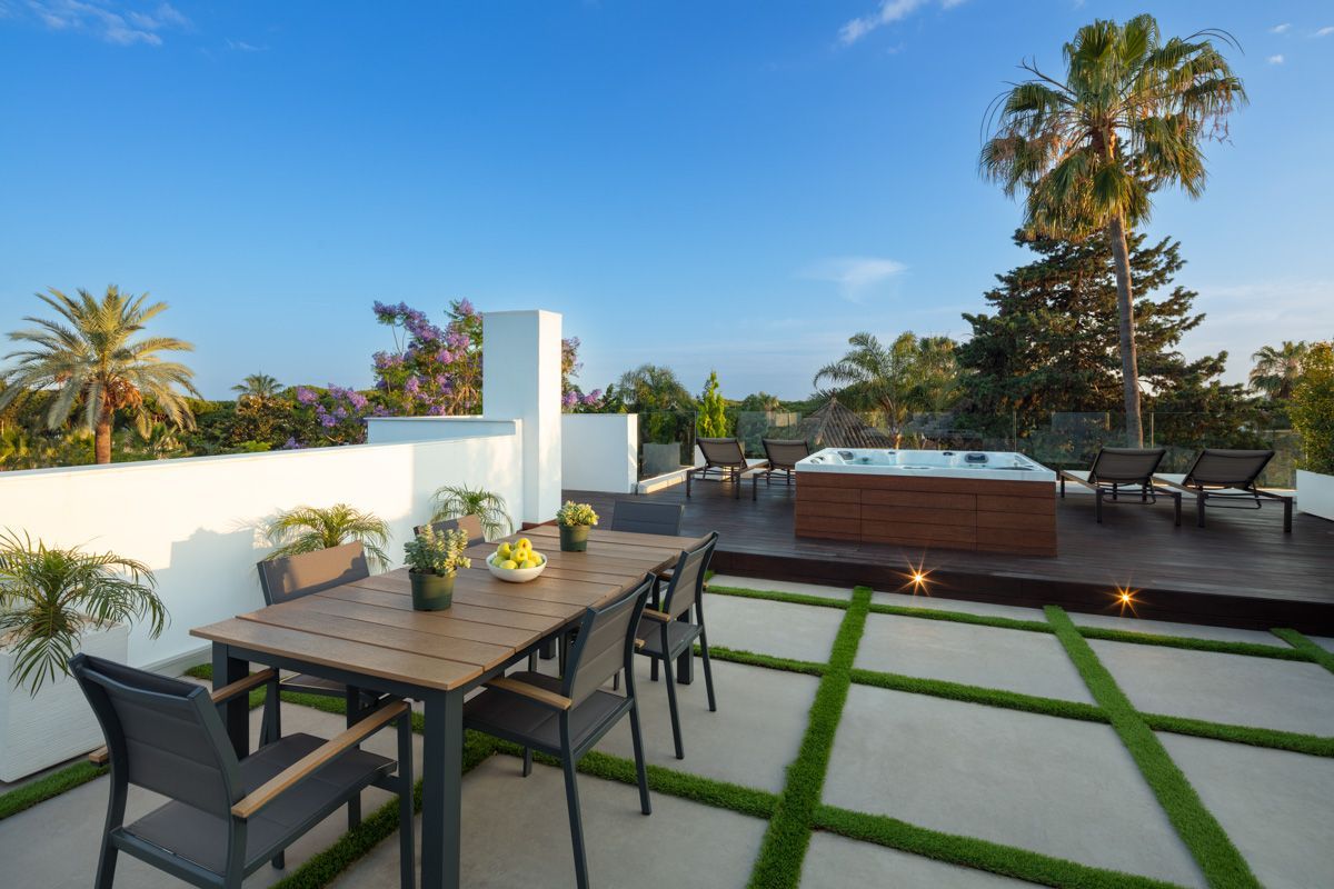 5 Bedroom Villa in Marbella - Photo 5
