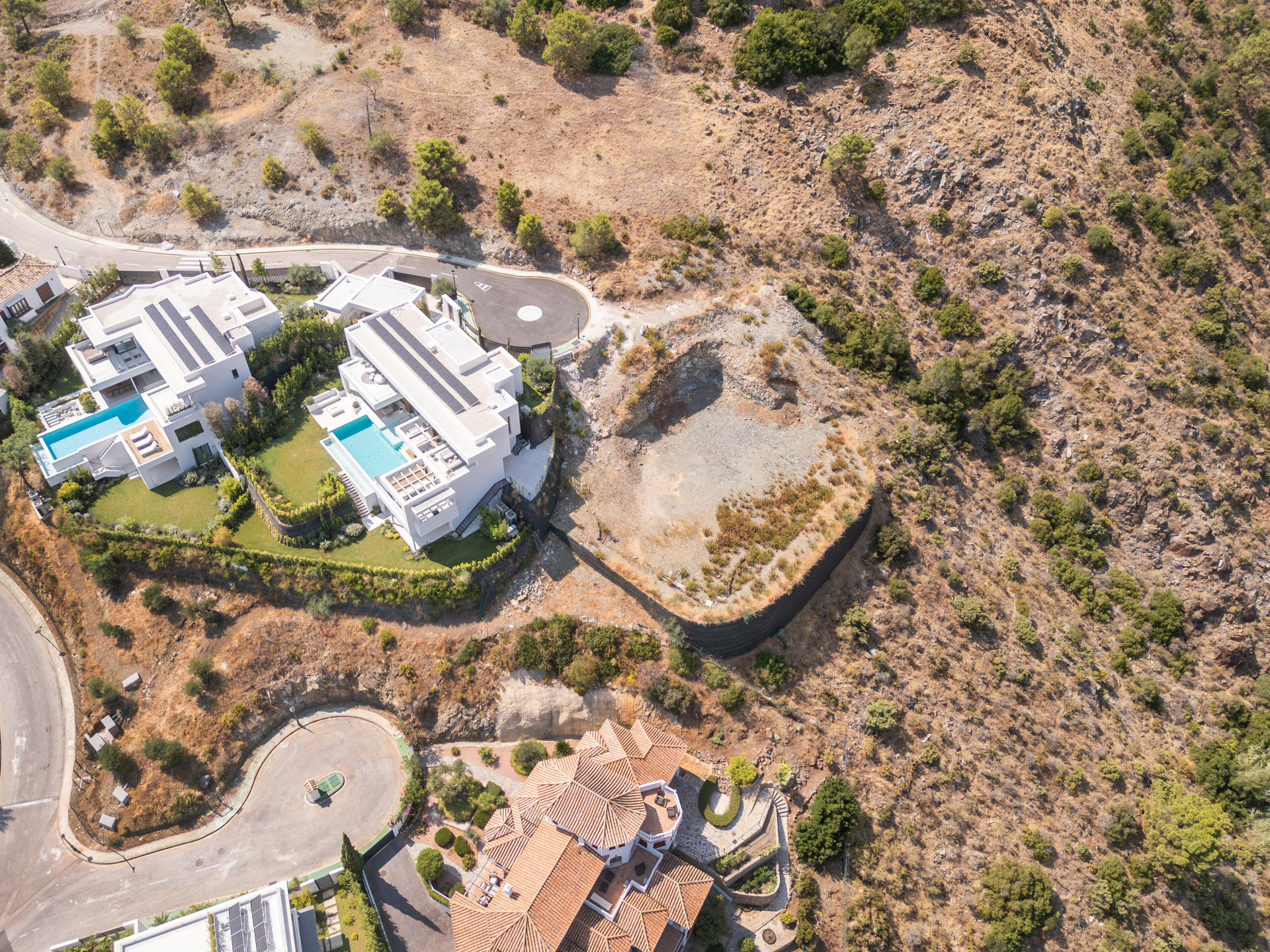 1,812 m² Plot in Benahavís - Photo 4