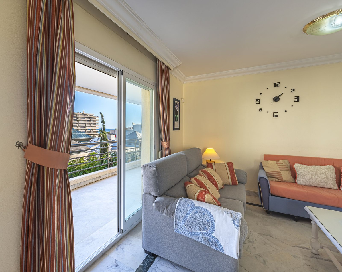 2 Bedroom Apartment in Marbella - Photo 6