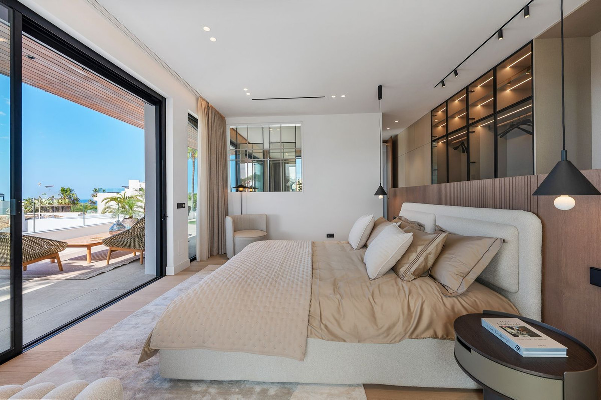 6 Bedroom Villa in Marbella - Photo 29
