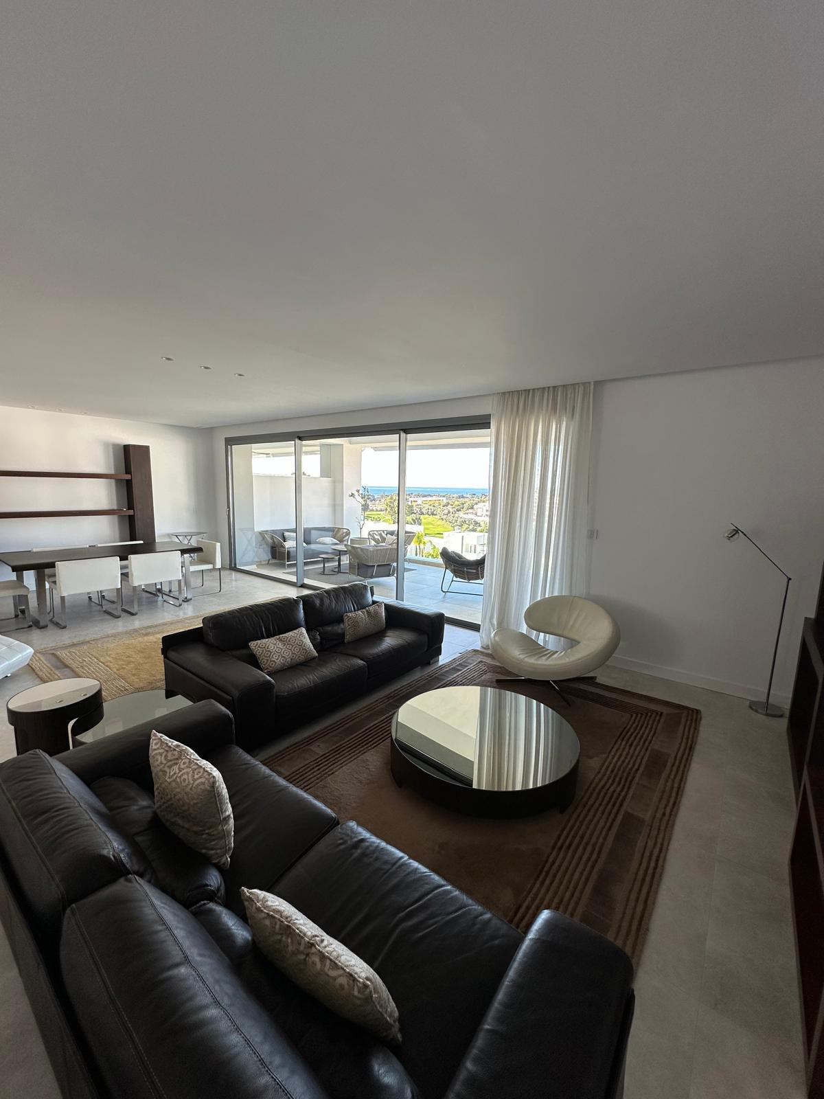 4 Bedroom Apartment in Marbella - Photo 28