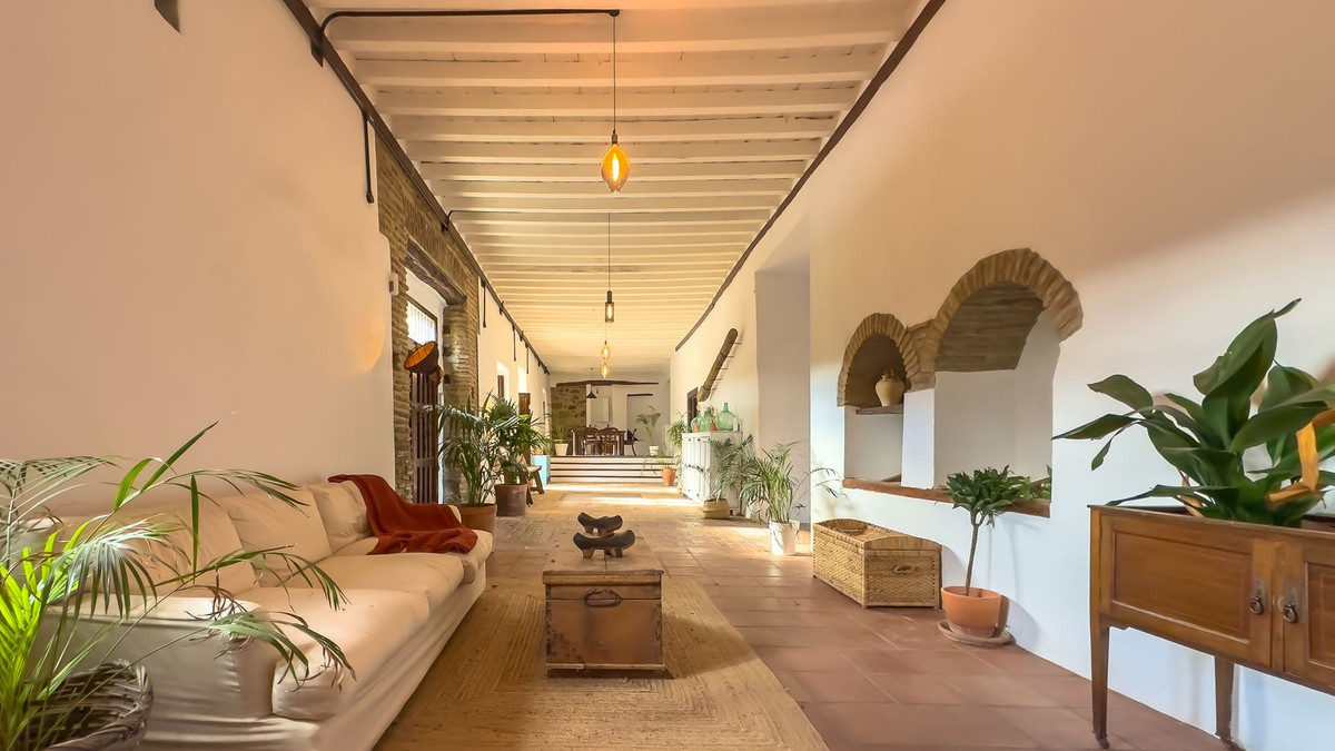 8 Bedroom Country house in Málaga - Photo 2