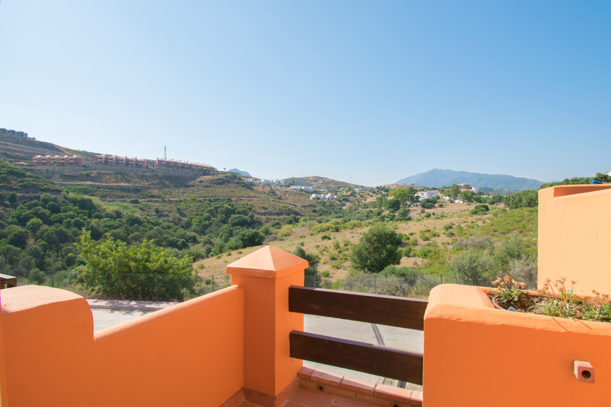 3 Bedroom Townhouse in Estepona - Photo 32