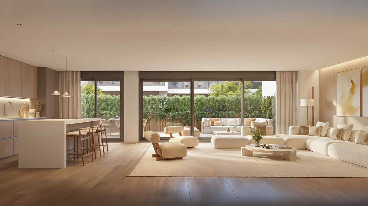 2 Bedroom Apartment in Marbella - Photo 5