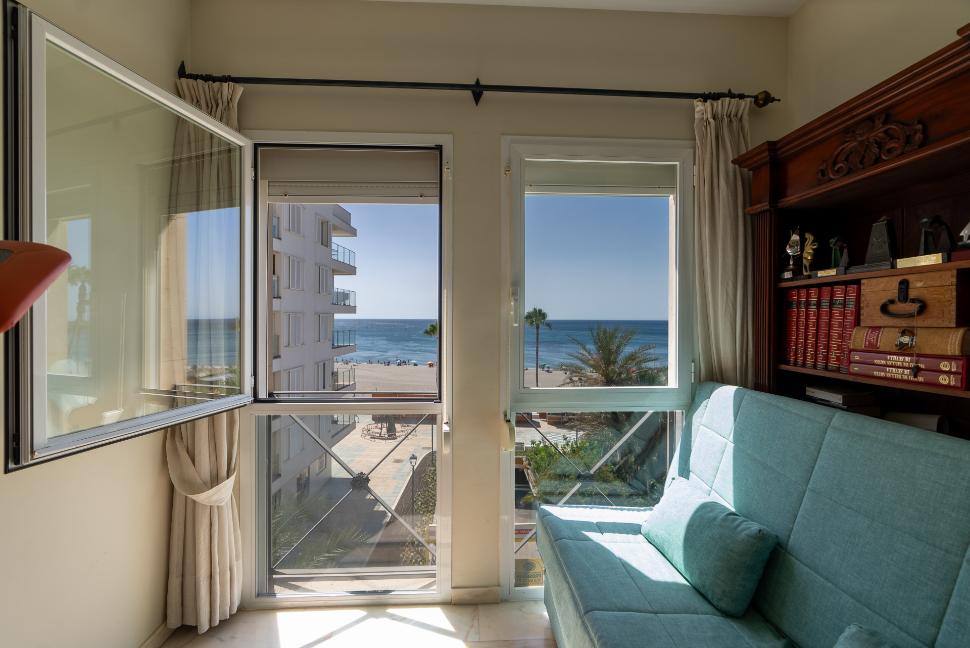 3 Bedroom Apartment in Estepona - Photo 12