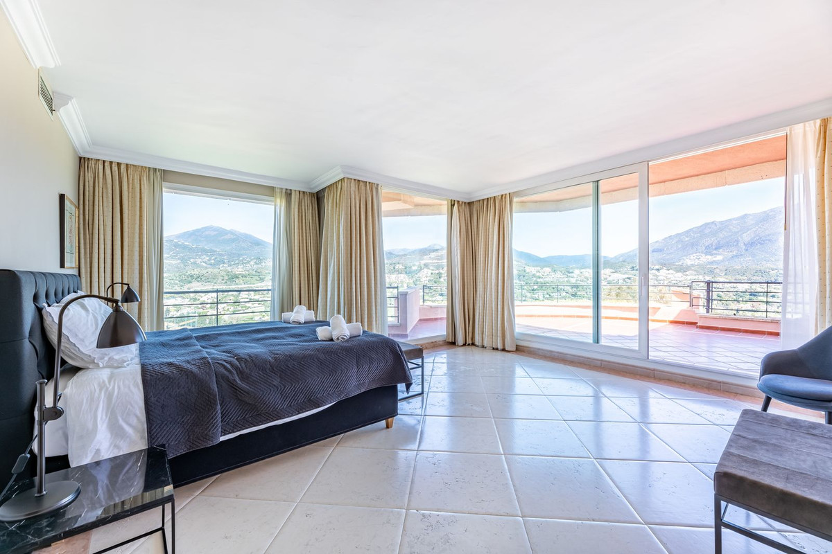 Piso de 5 dormitorios con piscina en Málaga – Foto 19