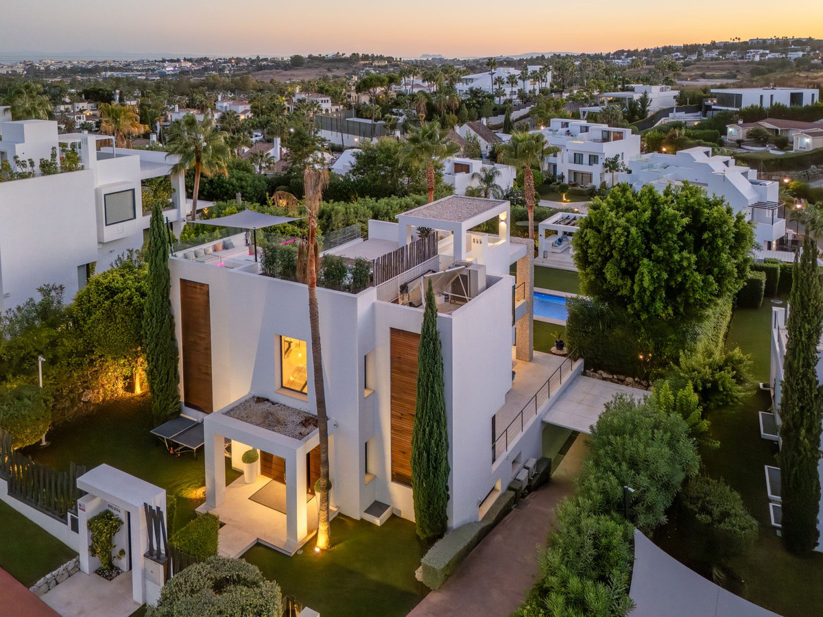 6 Bedroom Villa in Marbella - Photo 47