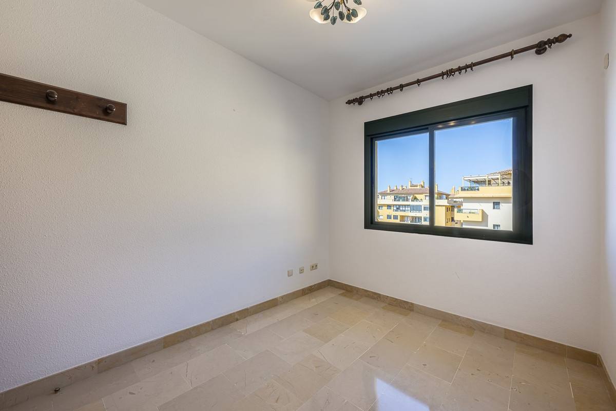 3 Bedroom Apartment in San Pedro de Alcántara - Photo 19