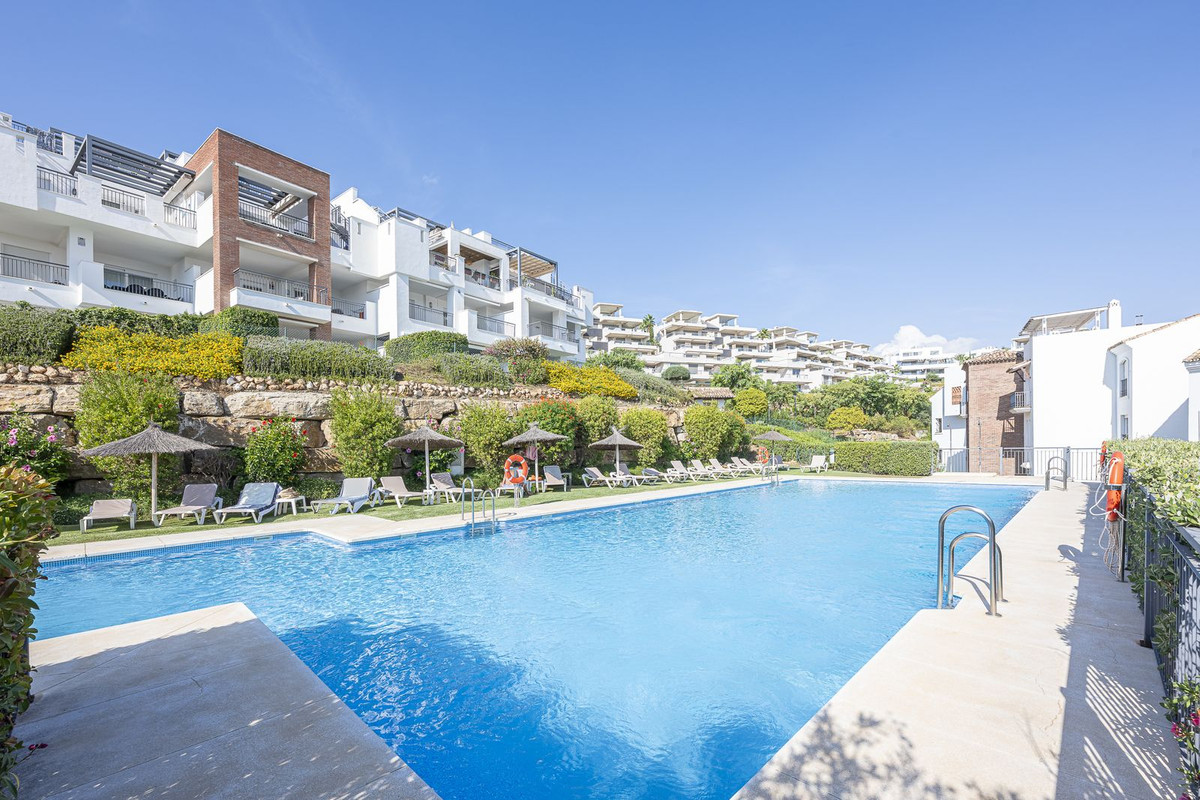 2 Bedroom Penthouse in Benahavís - Фото 2