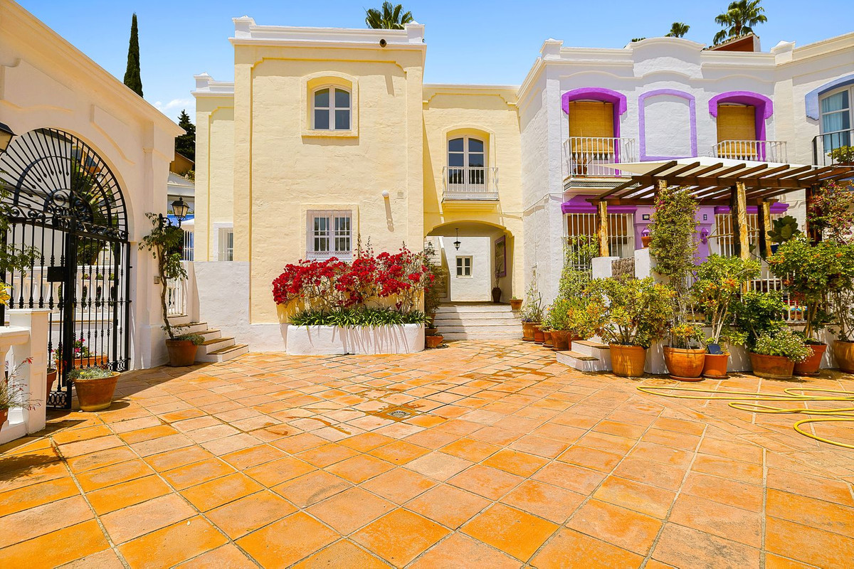 3 Bedroom Townhouse in Benahavís