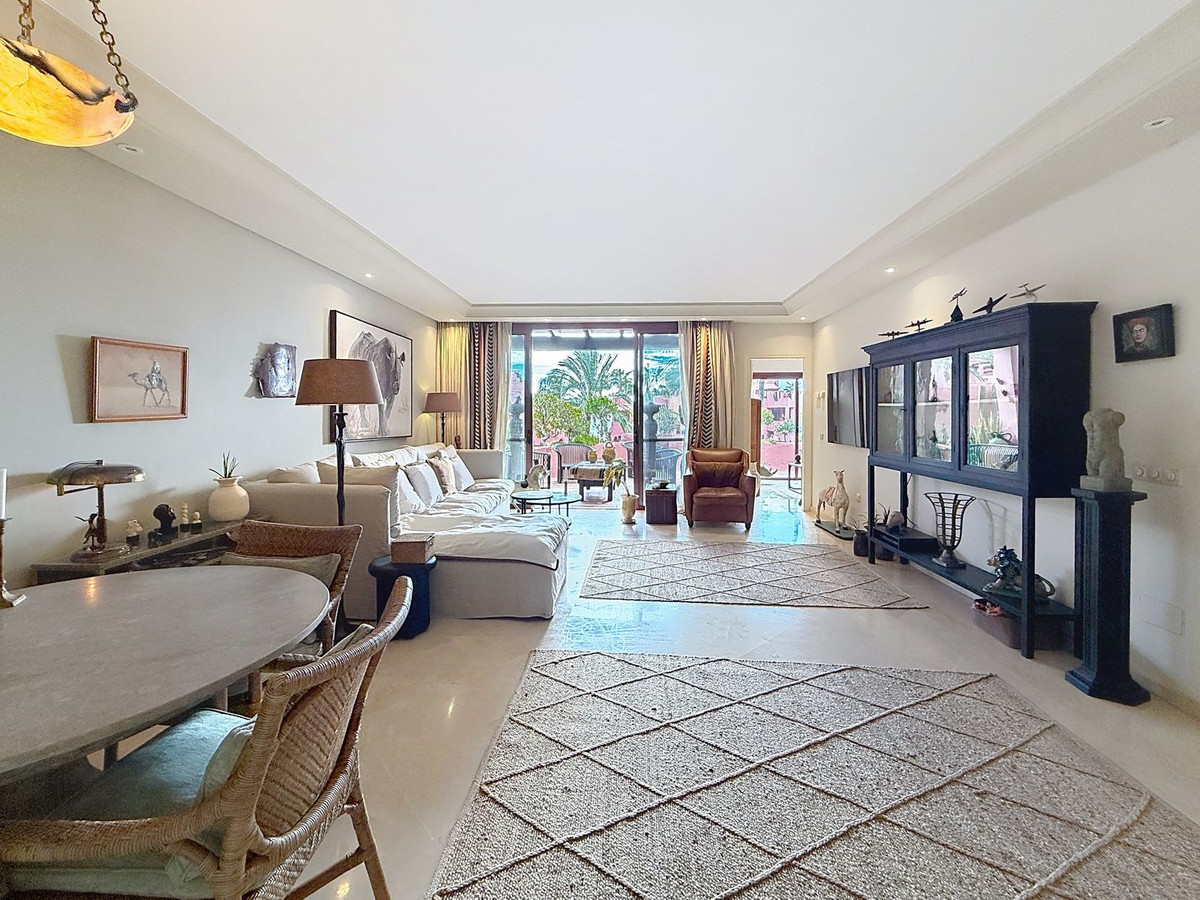 3 Bedroom Penthouse in Estepona - Фото 4