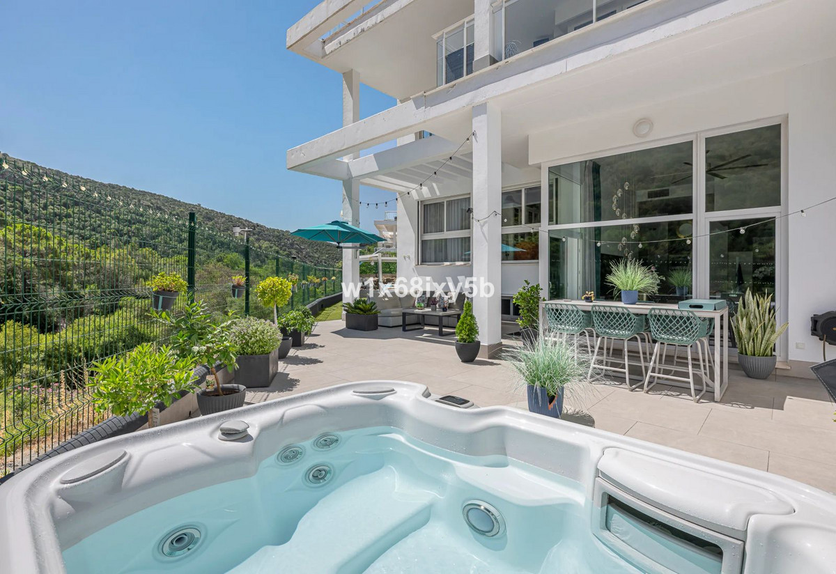 Apartment in Benahavis