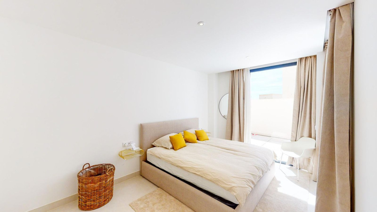 3 Bedroom Apartment in Fuengirola - Photo 19